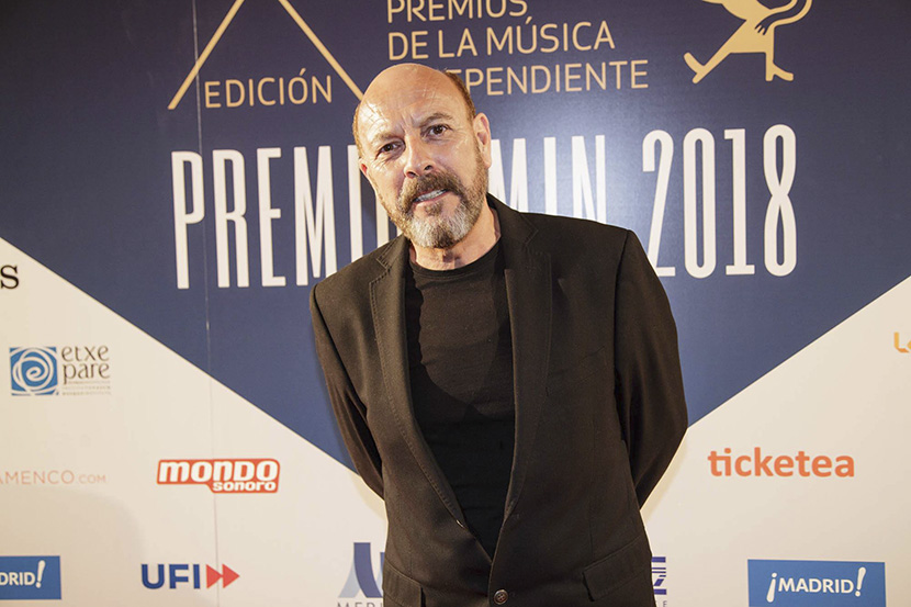 Javier Ruibal, presentador del premio a Mejor Álbum Flamenco, en la alfombra roja